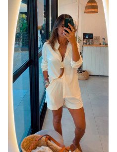 Conjunto Formentera em viscose com camisa branca e calções com bolsos GEKO Bikinis