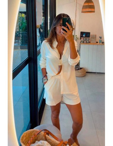 Conjunto Formentera em viscose com camisa branca e calções com bolsos GEKO Bikinis
