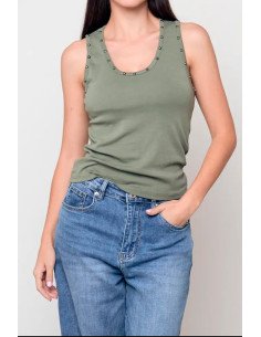 Top Verde com tachas