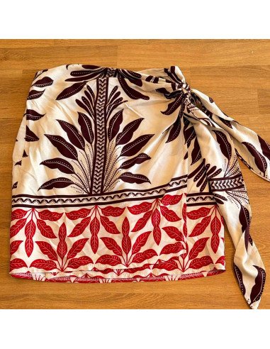 Saia pareo em viscose. Perfeita para usar na praia com o biquin